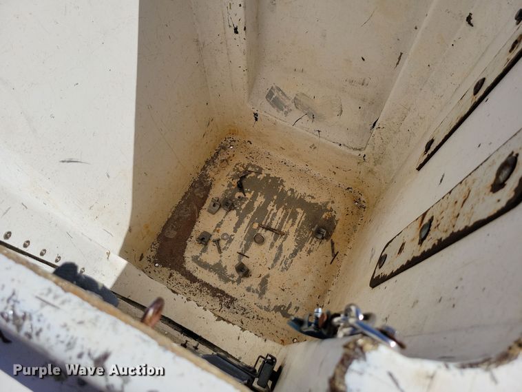 image for item DK4191 2004 Ford F450 Super Duty XL bucket truck