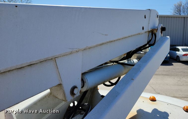 image for item DK4191 2004 Ford F450 Super Duty XL bucket truck