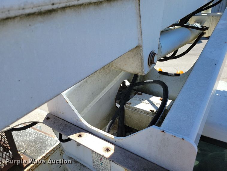 image for item DK4191 2004 Ford F450 Super Duty XL bucket truck