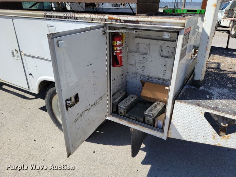 image for item DK4191 2004 Ford F450 Super Duty XL bucket truck