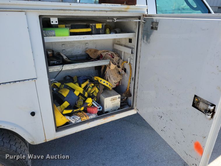 image for item DK4191 2004 Ford F450 Super Duty XL bucket truck