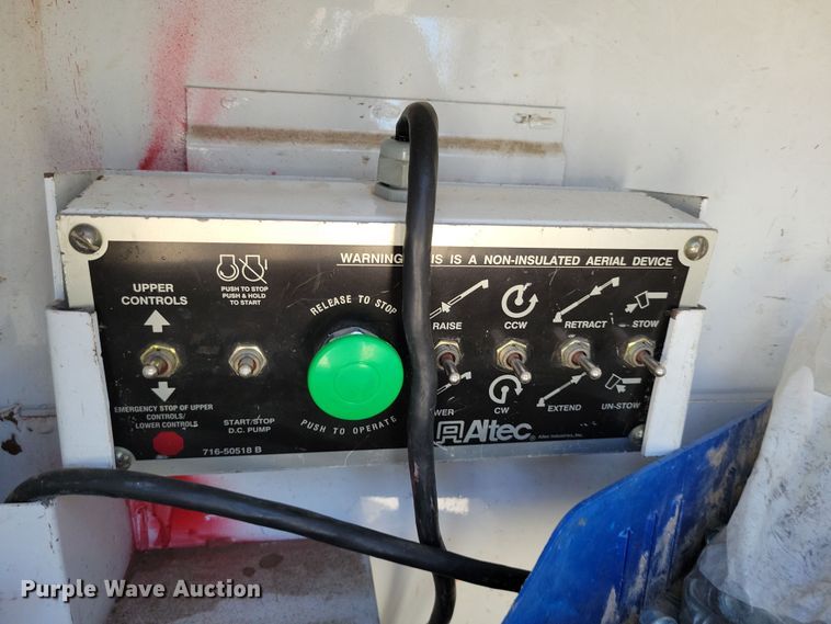 image for item DK4191 2004 Ford F450 Super Duty XL bucket truck