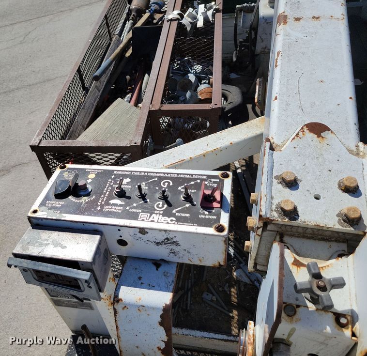 image for item DK4191 2004 Ford F450 Super Duty XL bucket truck