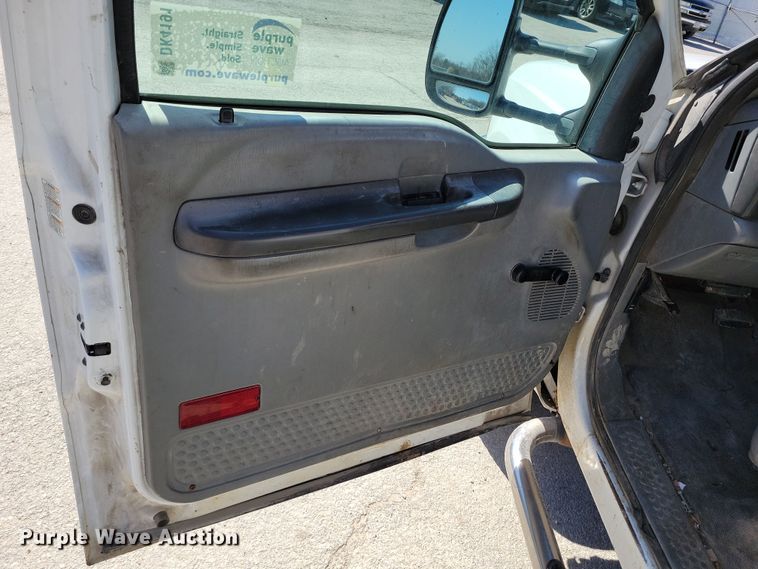 image for item DK4191 2004 Ford F450 Super Duty XL bucket truck