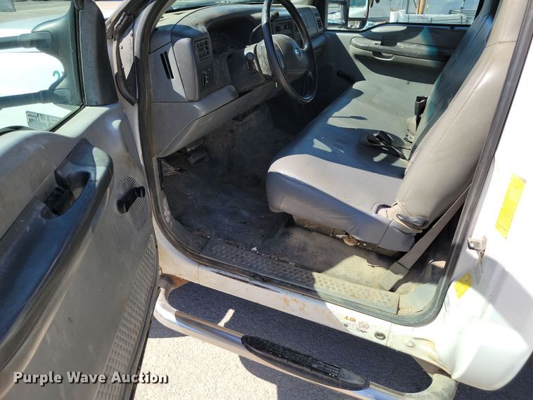 image for item DK4191 2004 Ford F450 Super Duty XL bucket truck