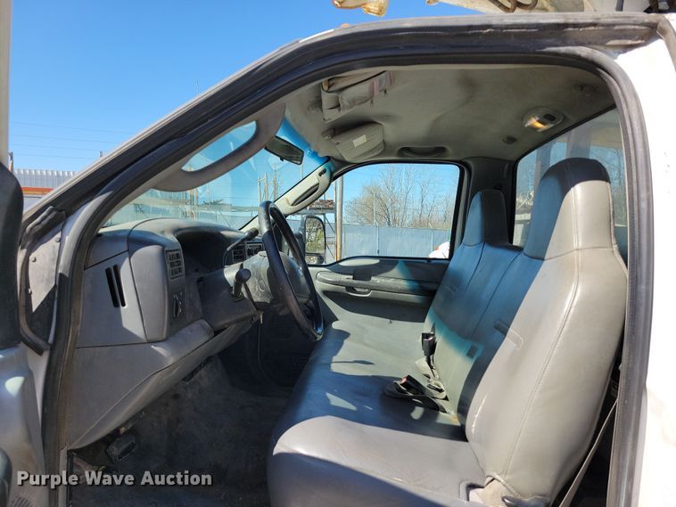 image for item DK4191 2004 Ford F450 Super Duty XL bucket truck