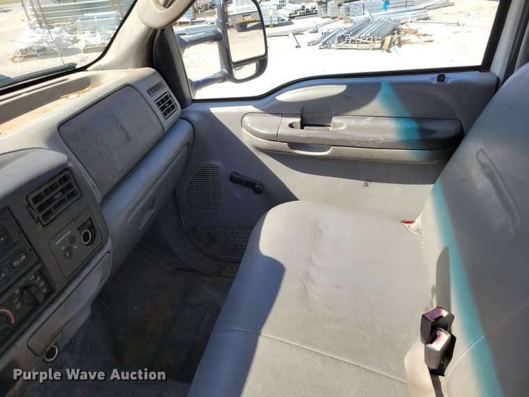 image for item DK4191 2004 Ford F450 Super Duty XL bucket truck