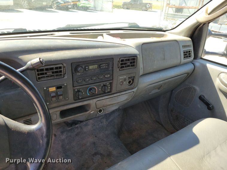 image for item DK4191 2004 Ford F450 Super Duty XL bucket truck