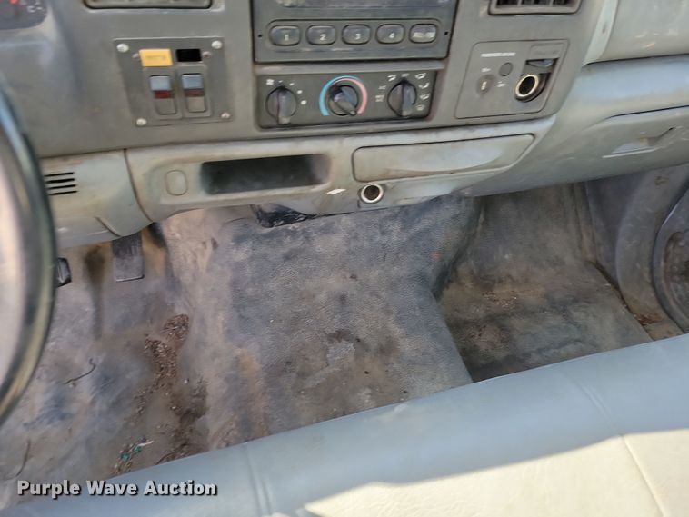 image for item DK4191 2004 Ford F450 Super Duty XL bucket truck