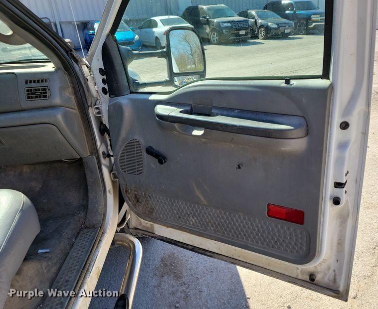 image for item DK4191 2004 Ford F450 Super Duty XL bucket truck