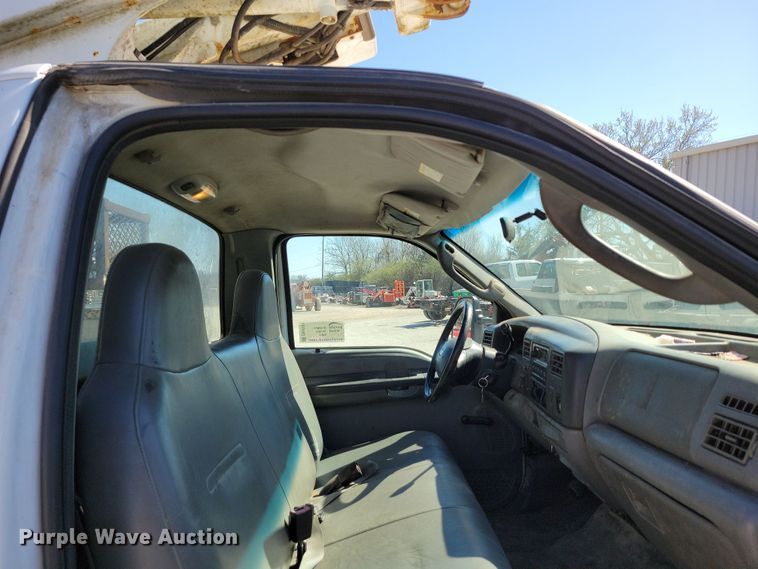 image for item DK4191 2004 Ford F450 Super Duty XL bucket truck