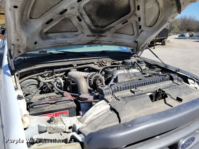 image for item DK4191 2004 Ford F450 Super Duty XL bucket truck