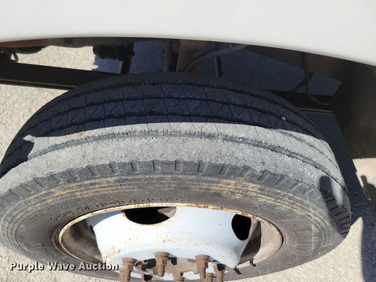 image for item DK4191 2004 Ford F450 Super Duty XL bucket truck