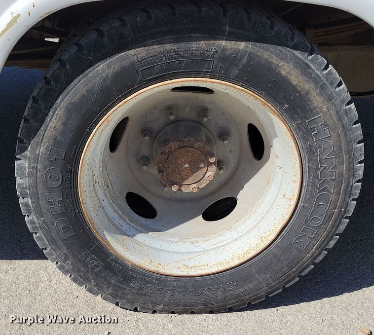 image for item DK4191 2004 Ford F450 Super Duty XL bucket truck