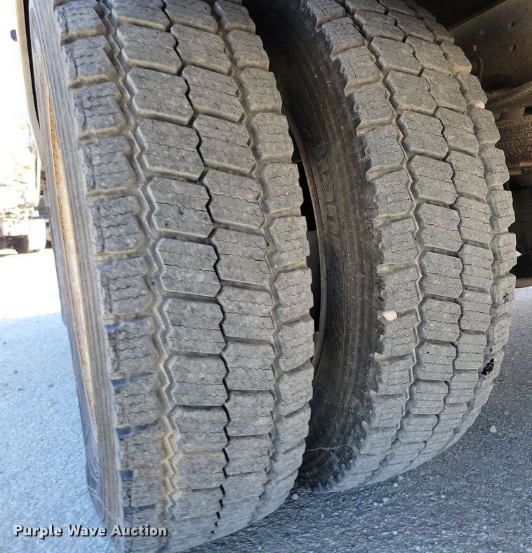 image for item DK4191 2004 Ford F450 Super Duty XL bucket truck