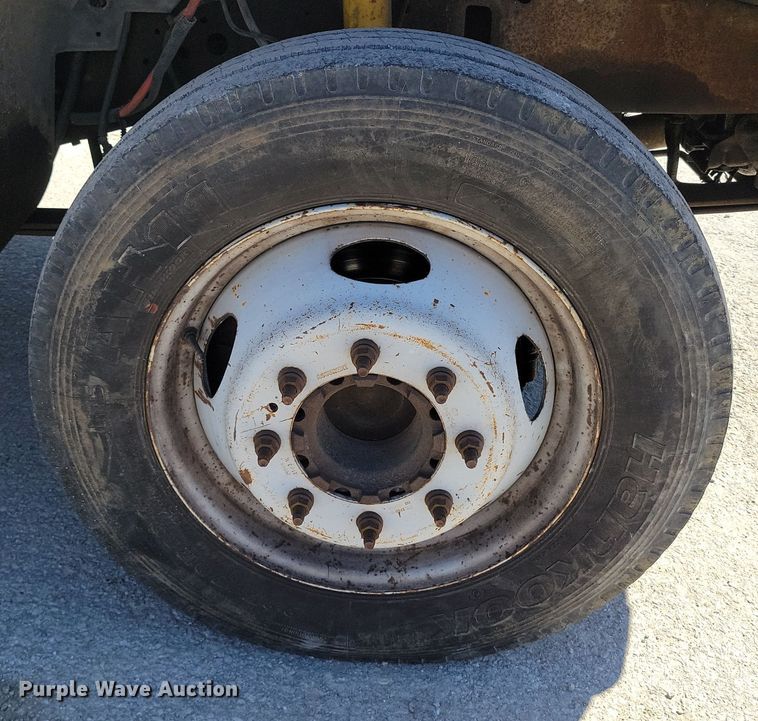 image for item DK4191 2004 Ford F450 Super Duty XL bucket truck