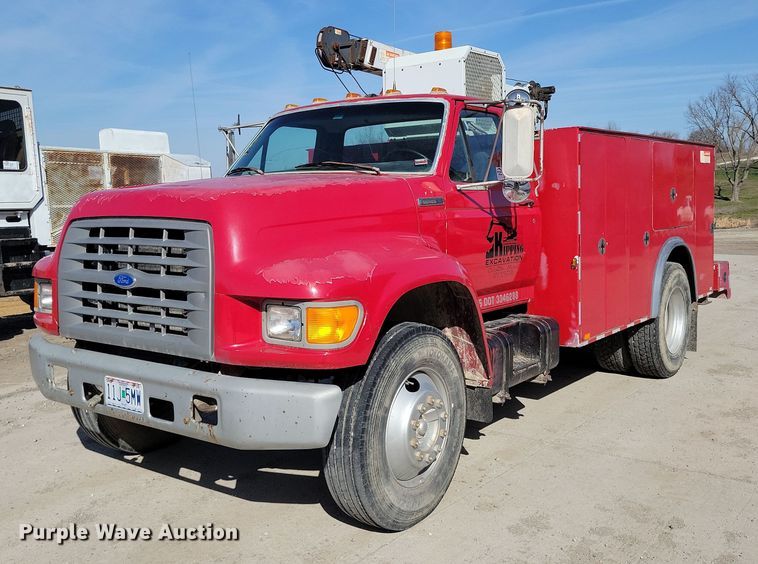image for item DK4200 1996 Ford F800 utility / service truck