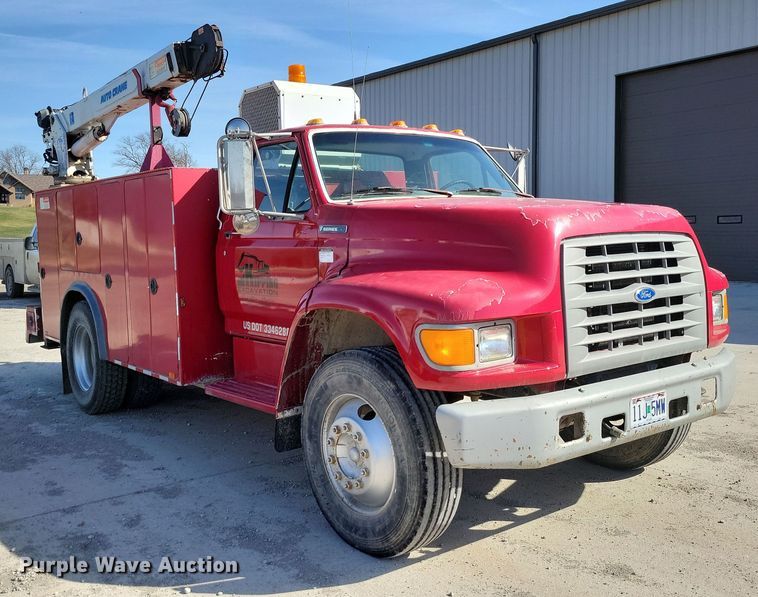 image for item DK4200 1996 Ford F800 utility / service truck