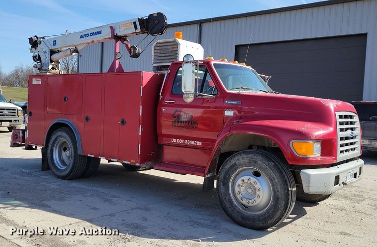 image for item DK4200 1996 Ford F800 utility / service truck