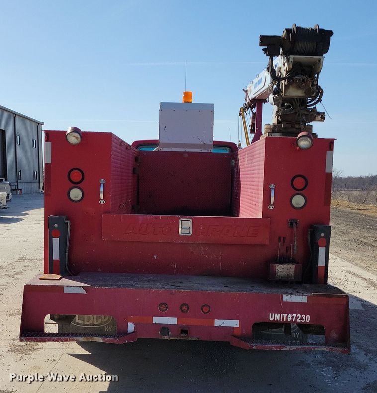 image for item DK4200 1996 Ford F800 utility / service truck