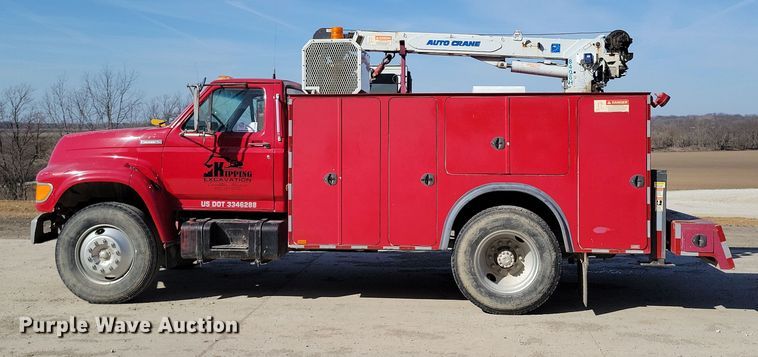 image for item DK4200 1996 Ford F800 utility / service truck