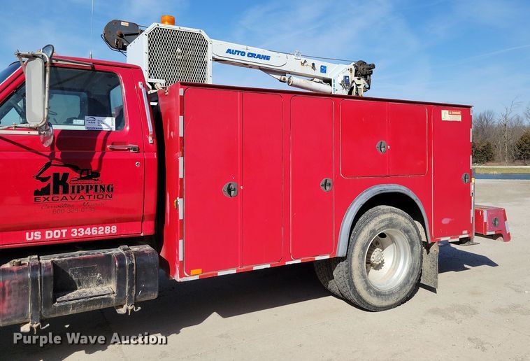 image for item DK4200 1996 Ford F800 utility / service truck