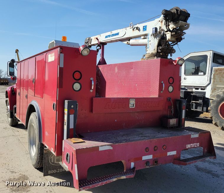 image for item DK4200 1996 Ford F800 utility / service truck