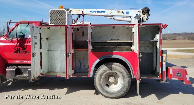 image for item DK4200 1996 Ford F800 utility / service truck