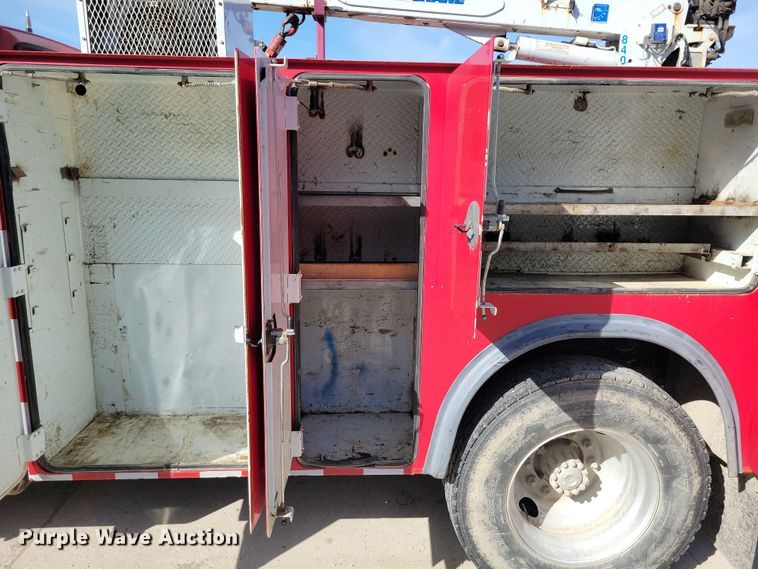 image for item DK4200 1996 Ford F800 utility / service truck