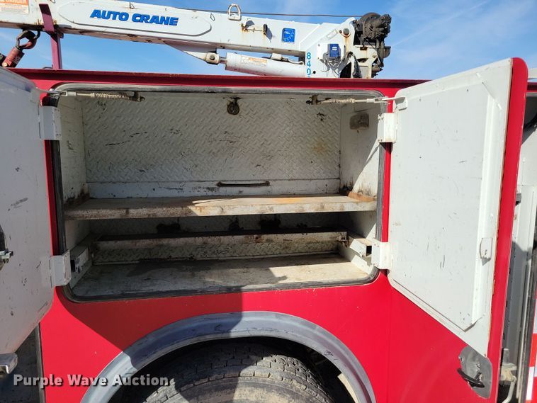 image for item DK4200 1996 Ford F800 utility / service truck