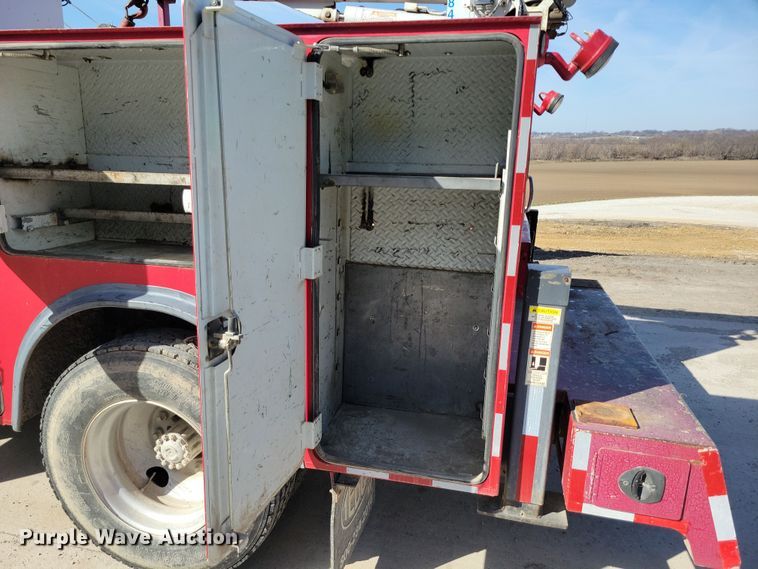 image for item DK4200 1996 Ford F800 utility / service truck