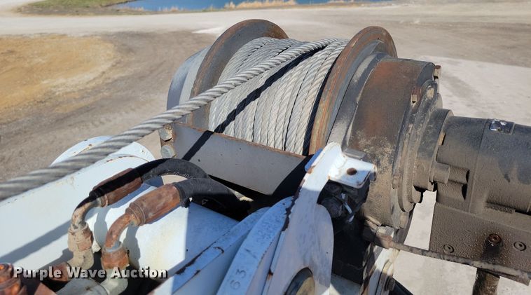 image for item DK4200 1996 Ford F800 utility / service truck