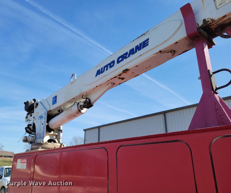 image for item DK4200 1996 Ford F800 utility / service truck