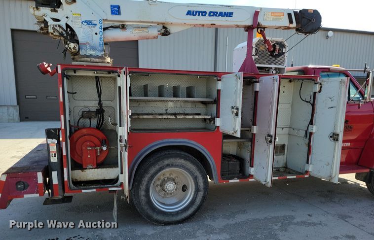 image for item DK4200 1996 Ford F800 utility / service truck