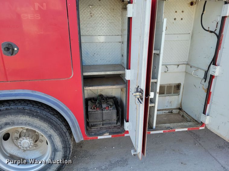 image for item DK4200 1996 Ford F800 utility / service truck