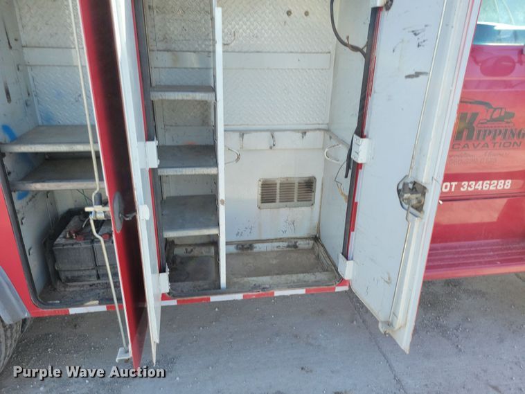 image for item DK4200 1996 Ford F800 utility / service truck