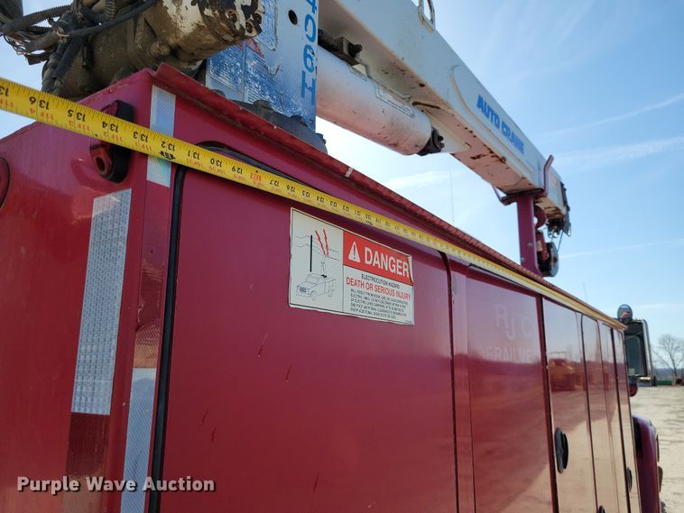 image for item DK4200 1996 Ford F800 utility / service truck