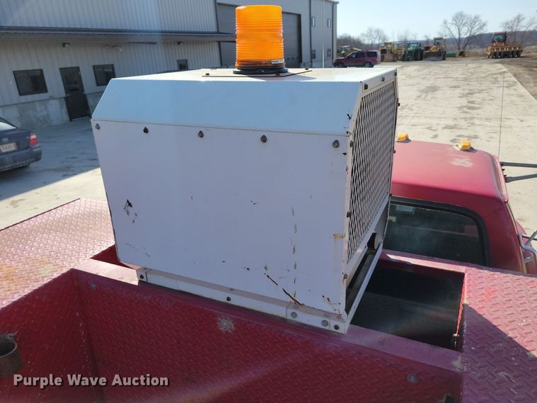 image for item DK4200 1996 Ford F800 utility / service truck