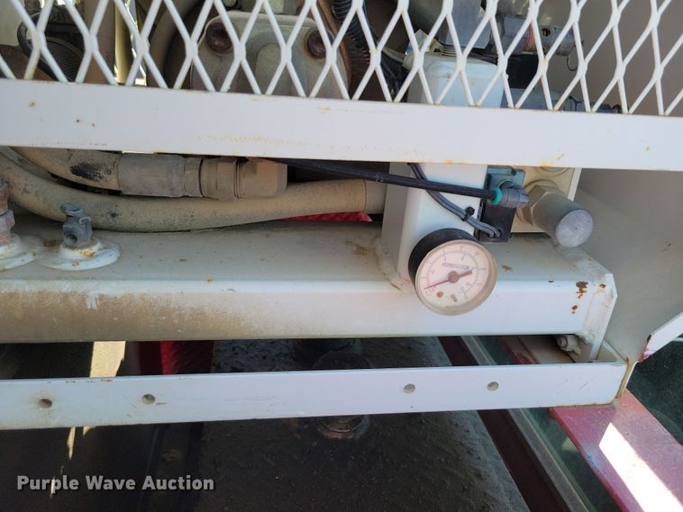 image for item DK4200 1996 Ford F800 utility / service truck