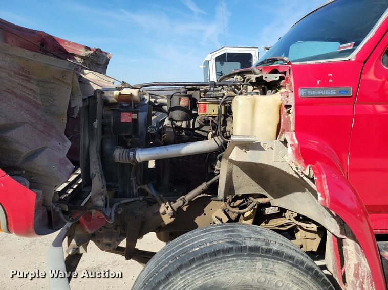 image for item DK4200 1996 Ford F800 utility / service truck