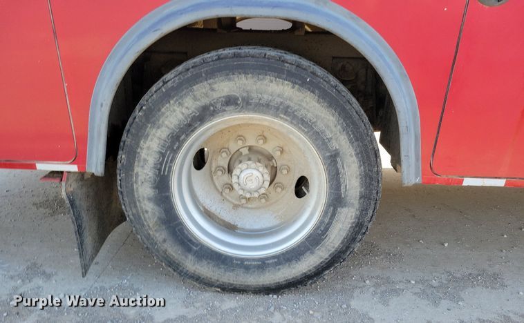 image for item DK4200 1996 Ford F800 utility / service truck