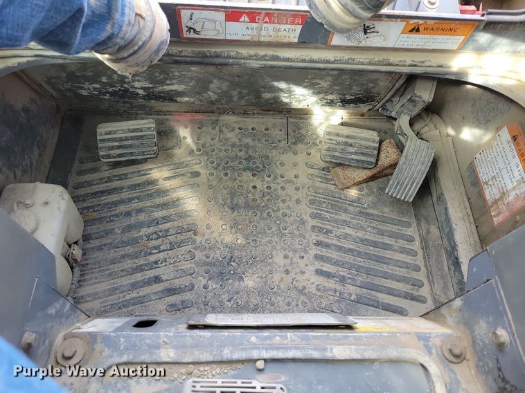 image for item DK4205 2016 Takeuchi TL12 tracked skid steer loader