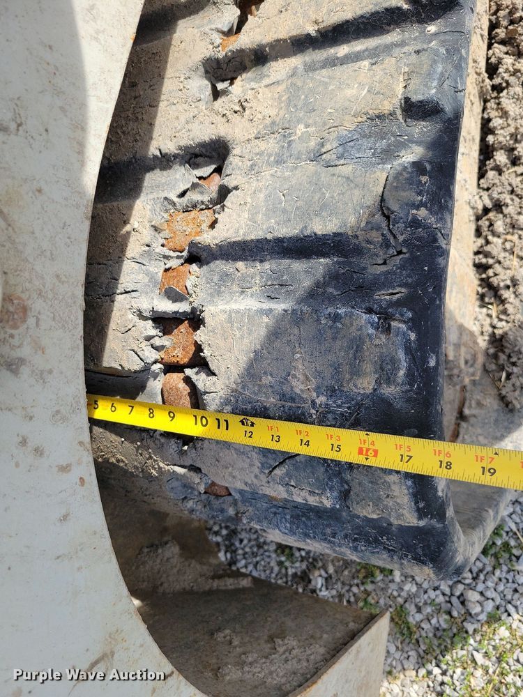 image for item DK4216 2016 Takeuchi TL12 tracked skid steer loader