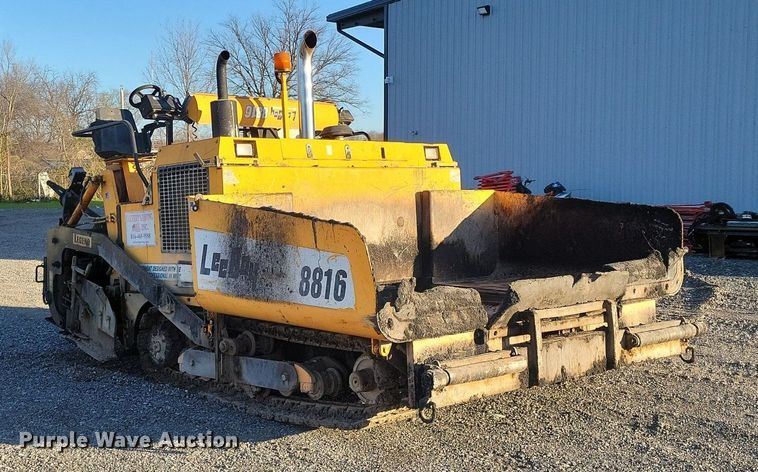 image for item DK4224 2004 LeeBoy L8816T paver