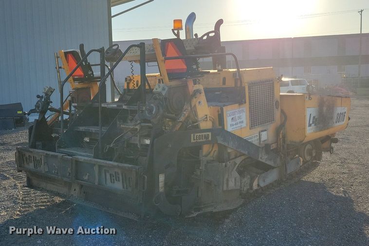 image for item DK4224 2004 LeeBoy L8816T paver