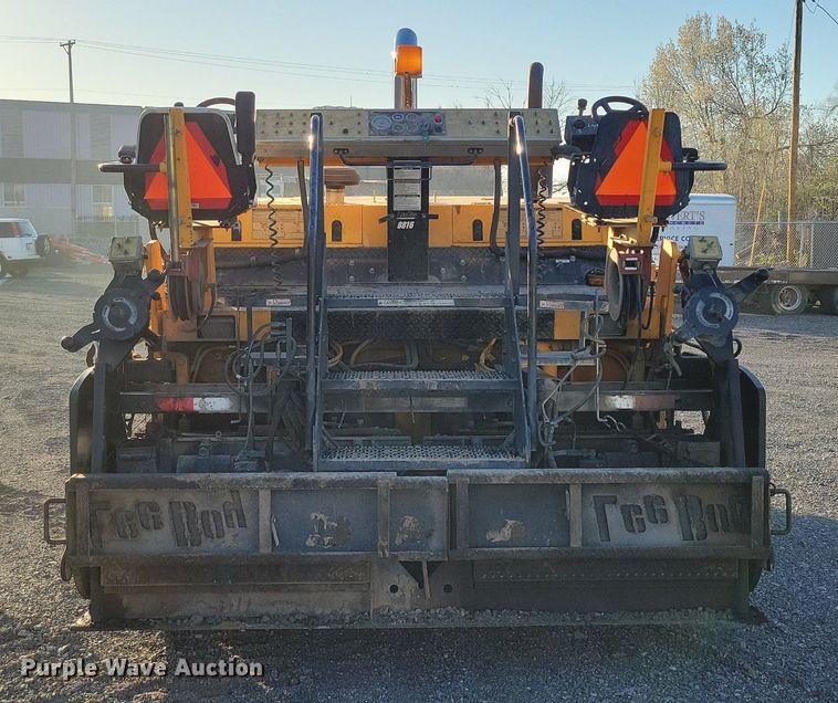 image for item DK4224 2004 LeeBoy L8816T paver