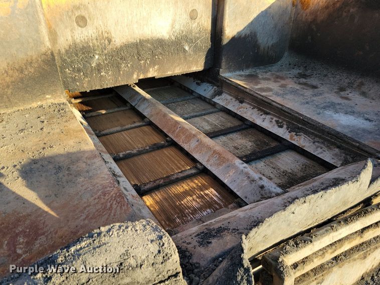 image for item DK4224 2004 LeeBoy L8816T paver