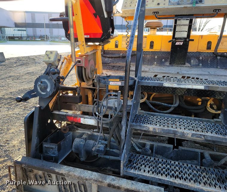 image for item DK4224 2004 LeeBoy L8816T paver