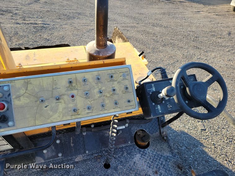 image for item DK4224 2004 LeeBoy L8816T paver