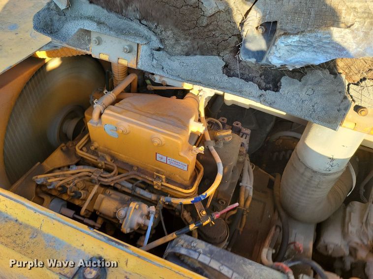 image for item DK4224 2004 LeeBoy L8816T paver